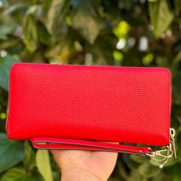 Michael Kors Jet Set Travel LG Continental Wallet Bright Red - Picture 2 of 13